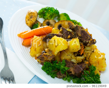 Stewed with beef with vegetables Stewed with beef with vegetables 96119849