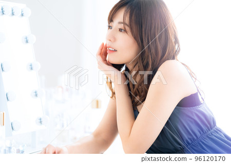 Female beauty beauty make-up 96120170