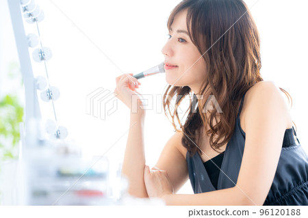 女性美容美妝 96120188