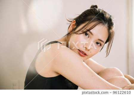 Skin care image, young woman 96122610