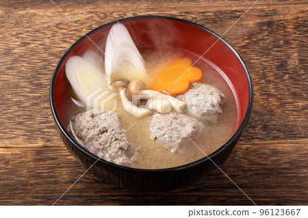 [Miyagi Prefecture] Saury surimi soup (Saury fish cake soup) 96123667