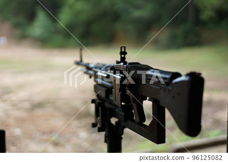 gun 96125082