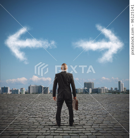 Confused businessman must choose the right way 96125141