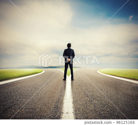 Choices of a businessman at a crossroads. Concept of decision 96125168