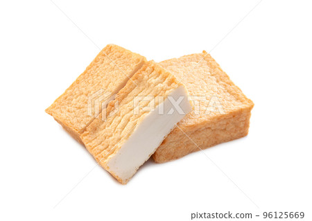 Cut deep-fried tofu [white background, clipping] 96125669
