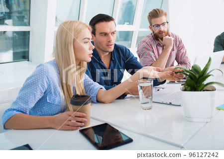 Business people connected on internet network. concept of startup company 96127242