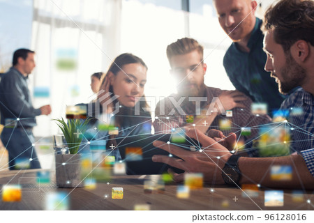Businessperson in office connected on internet network. concept of partnership and teamwork 96128016