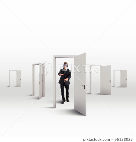 Orientate in choosing a working career between many choices Orientate in choosing a working career between many choices 96128022