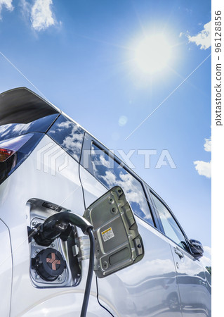 用太陽充電的電動汽車 96128856