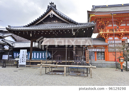 八坂神社白崛起 96129298