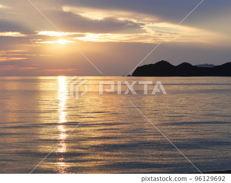 Murozumi Beach Sunset (Hikari City, Yamaguchi Prefecture)② Murozumi Beach Sunset (Hikari City, Yamaguchi Prefecture)② 96129692