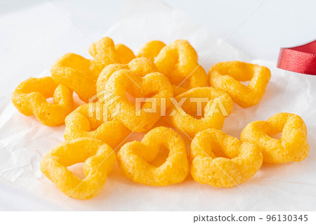 心形芝士味小吃 心形芝士味小吃 96130345