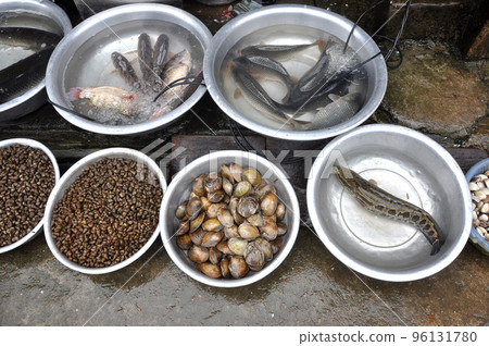 Seafood in a market 96131780