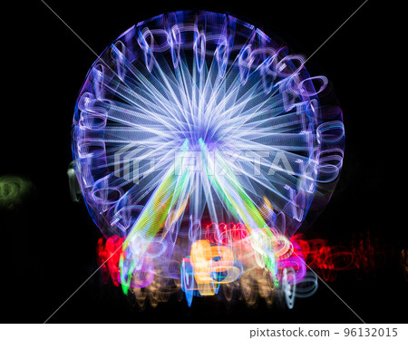 Blurred giant wheel, ferris at night Blurred giant wheel, ferris at night 96132015