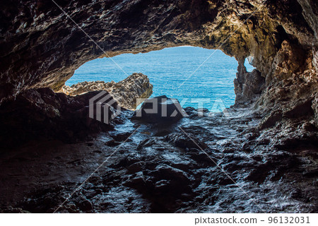 Sea view from a cave 96132031