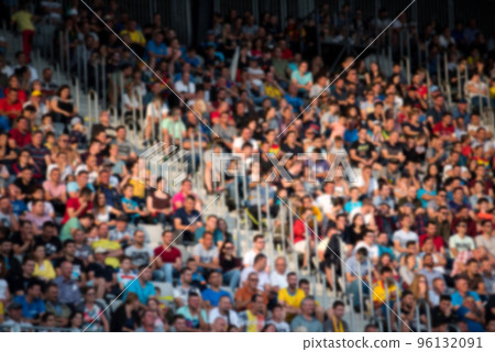 Blurred crowd of fottball fans 96132091