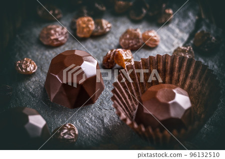 Chocolate sweets 96132510