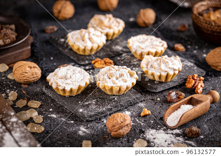 Walnut mini tart 96132577