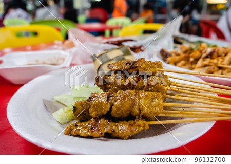 沙爹馬來西亞街頭美食烤雞肉串 96132700