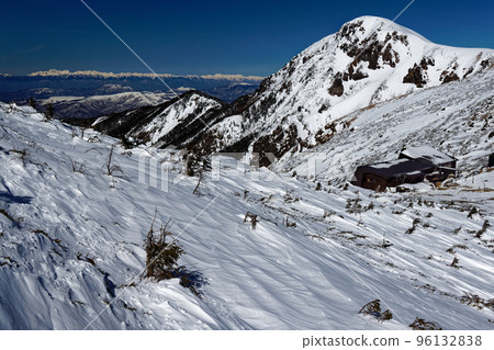 Yatsugatake mountain range in winter, Mt. Nishi Tengu, Neishi Sanso, and the Northern Alps mountain range 96132838