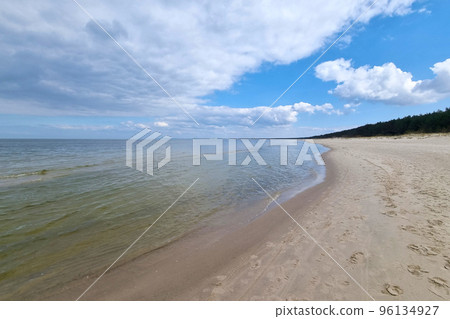 Blue sky and beautiful views of the seashore. Blue sky and beautiful views of the seashore. 96134927