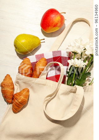 Concept of wonderful day out on picnic 96134960