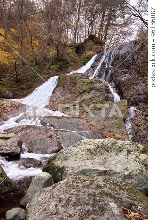 Lightning Falls 96136087