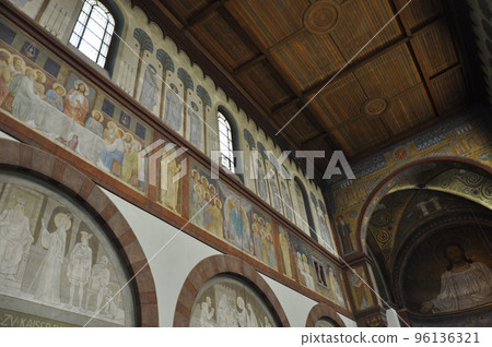 呂德斯海姆附近的聖希爾德加德修道院於 1900 年至 1904 年間在艾賓重建。 呂德斯海姆附近的聖希爾德加德修道院於 1900 年至 1904 年間在艾賓重建。 96136321