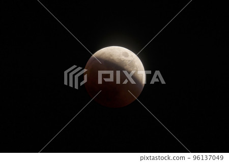 Total lunar eclipse taken on 2022.11.8 (18:54) Total lunar eclipse taken on 2022.11.8 (18:54) 96137049