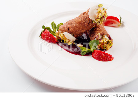 Cannoli italian cake with pistachios and strawberry jam 96138002