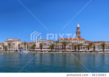 Embankment of the Adriatic Sea in Split, Croatia 96138863