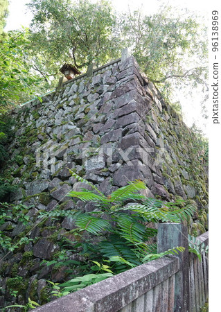 Konpiragu Shrine is a shrine located on Mt. 96138969