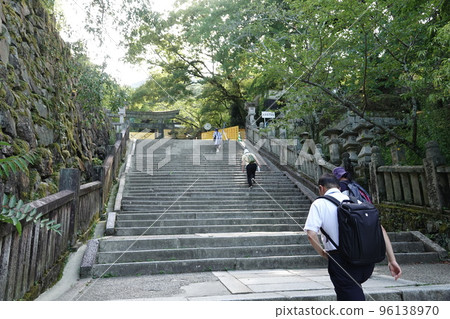 Konpiragu神社是位於山上的神社。 96138970