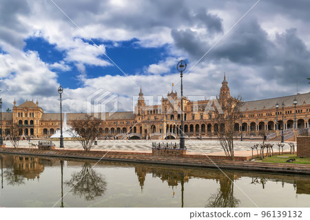 Plaza de Espana, Seville, Spain Plaza de Espana, Seville, Spain 96139132