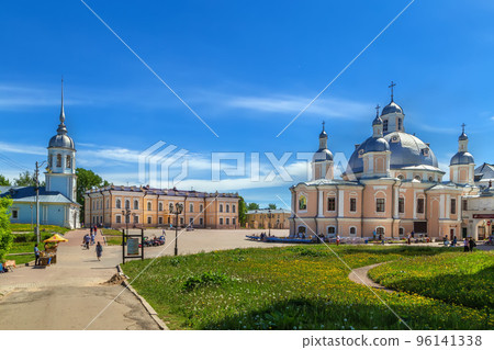 Kremlin square in Vologda, Russia 96141338