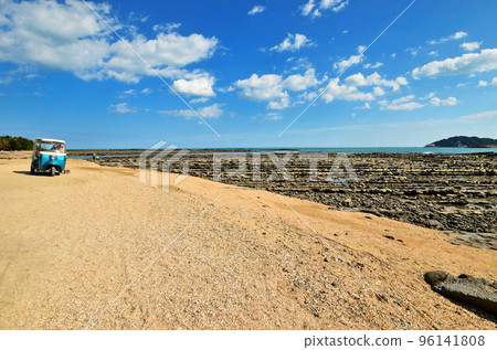 Aoshima demon washboard and blue sky scenery Aoshima demon washboard and blue sky scenery 96141808