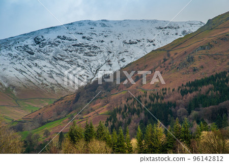 Beautiful mountains in the area Lake District. 96142812