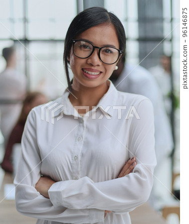 Young beautiful Asian business woman consultant , portrait of an employee looking at the camera 96146875