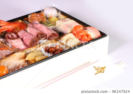 Osechi菜餚和慶祝筷子 96147824