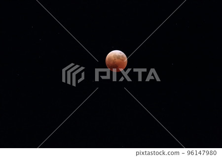 2022年10月8日月全食合成照片 96147980