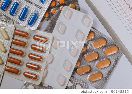 Blister pack contains number different types of medicine pills in different sizes Blister pack contains number different types of medicine pills in different sizes 96148215