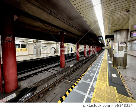 Tokyo subway 96148334