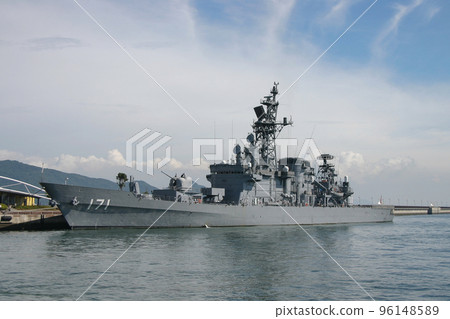 停泊的海上自衛隊驅逐艦 停泊的海上自衛隊驅逐艦 96148589