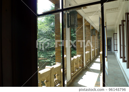 A mansion built in Meguro Komaba by Marquis Maeda, a descendant of the Kaga Hyakumangoku feudal lord 96148796