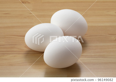 3個生雞蛋 3個生雞蛋 96149082