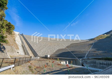 《Fukuoka Prefecture》 Koishiwara River Dam (Lake Reiwa Asakura) Asakura City 《Fukuoka Prefecture》 Koishiwara River Dam (Lake Reiwa Asakura) Asakura City 96149309