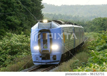 Limited Express Soya making a last spurt to Wakkanai Limited Express Soya Soya Main Line Limited Express Soya making a last spurt to Wakkanai Limited Express Soya Soya Main Line 96152731