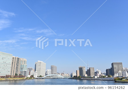 從東京石川島公園看隅田川濱水區 從東京石川島公園看隅田川濱水區 96154262