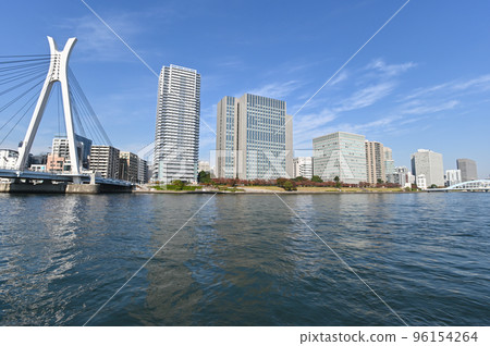從東京石川島公園看隅田川濱水區 從東京石川島公園看隅田川濱水區 96154264