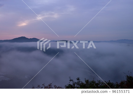 Kamakura mountain cloud sea 96155371
